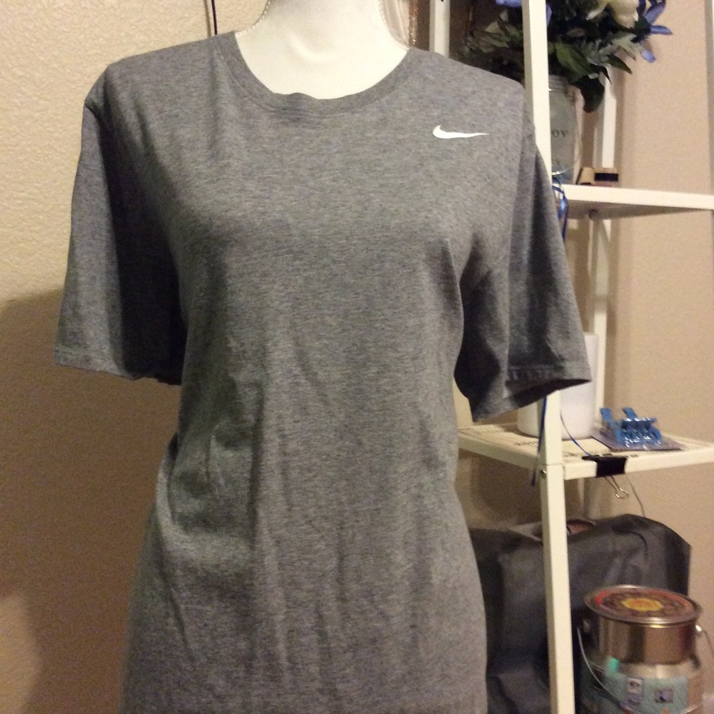 NWOT Nike tee. Make offer